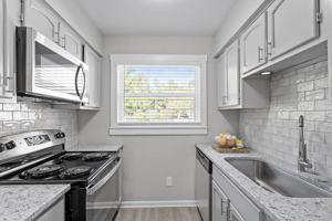 featured image of 705 Moore St