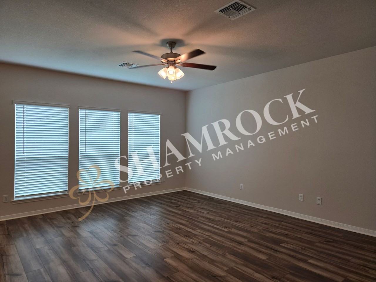 11224 Solar St - Photo 5 of 27