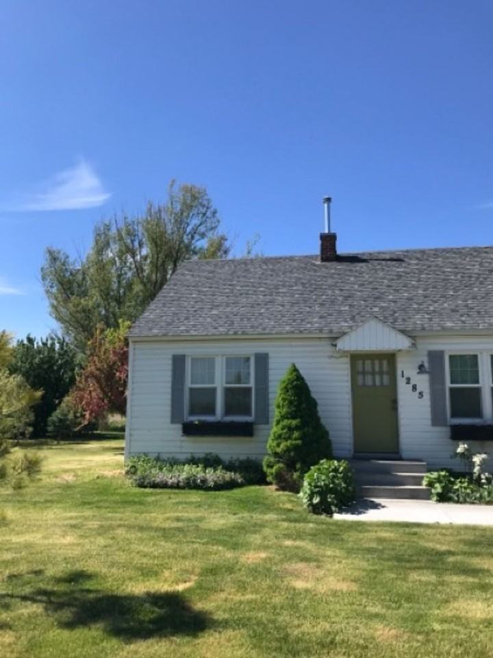 1285 Falls Ave W - Photo 3 of 13