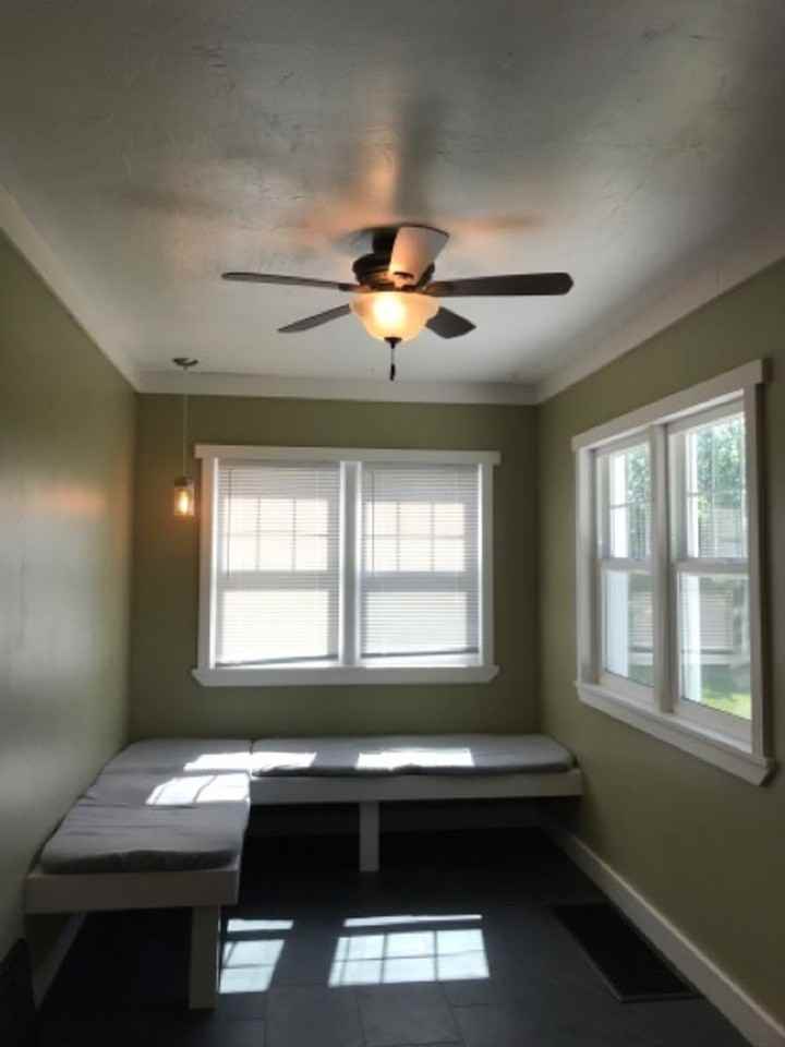 1285 Falls Ave W - Photo 4 of 13