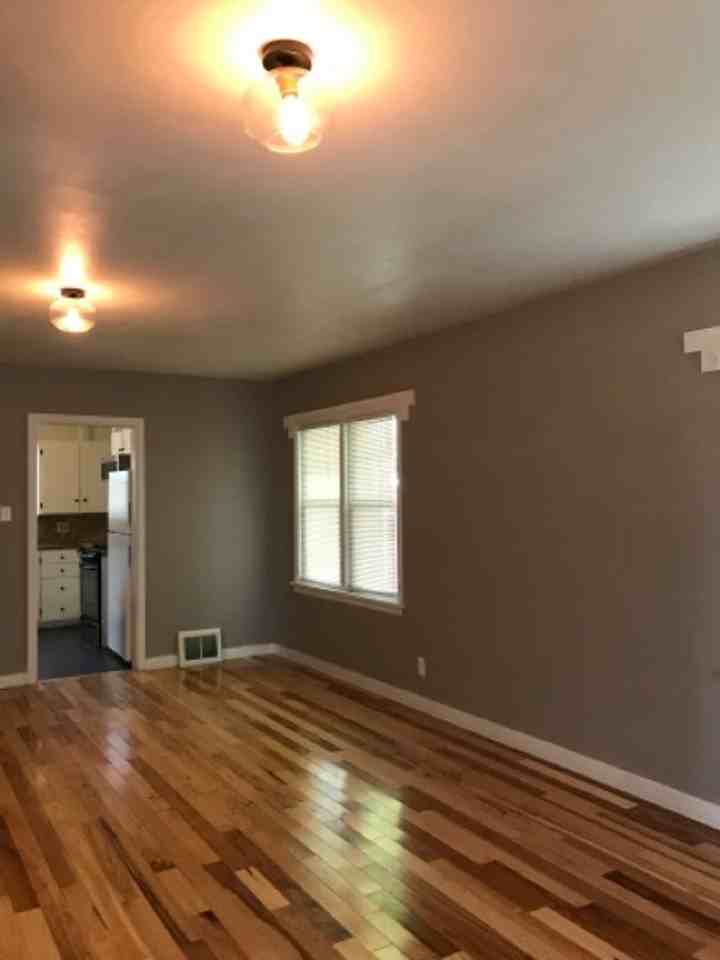 1285 Falls Ave W - Photo 5 of 13