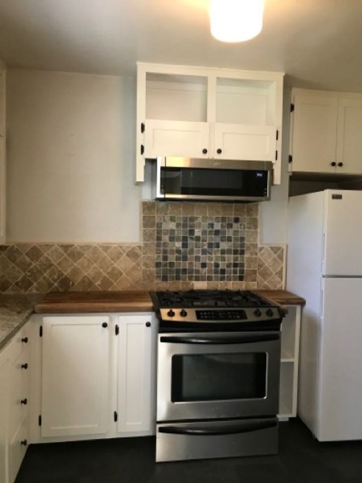 1285 Falls Ave W - Photo 7 of 13