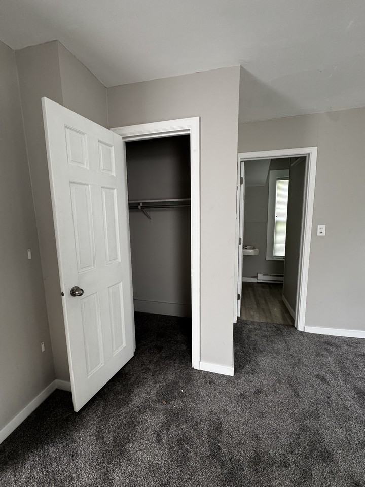 848 E Grand Ave #4 - Photo 5 of 7