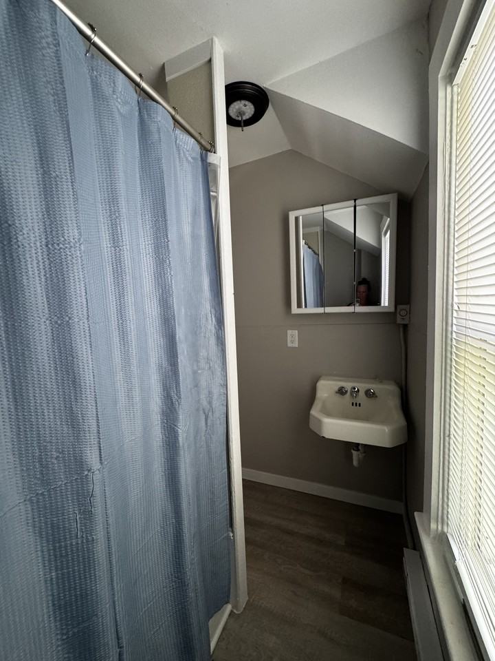 848 E Grand Ave #4 - Photo 6 of 7
