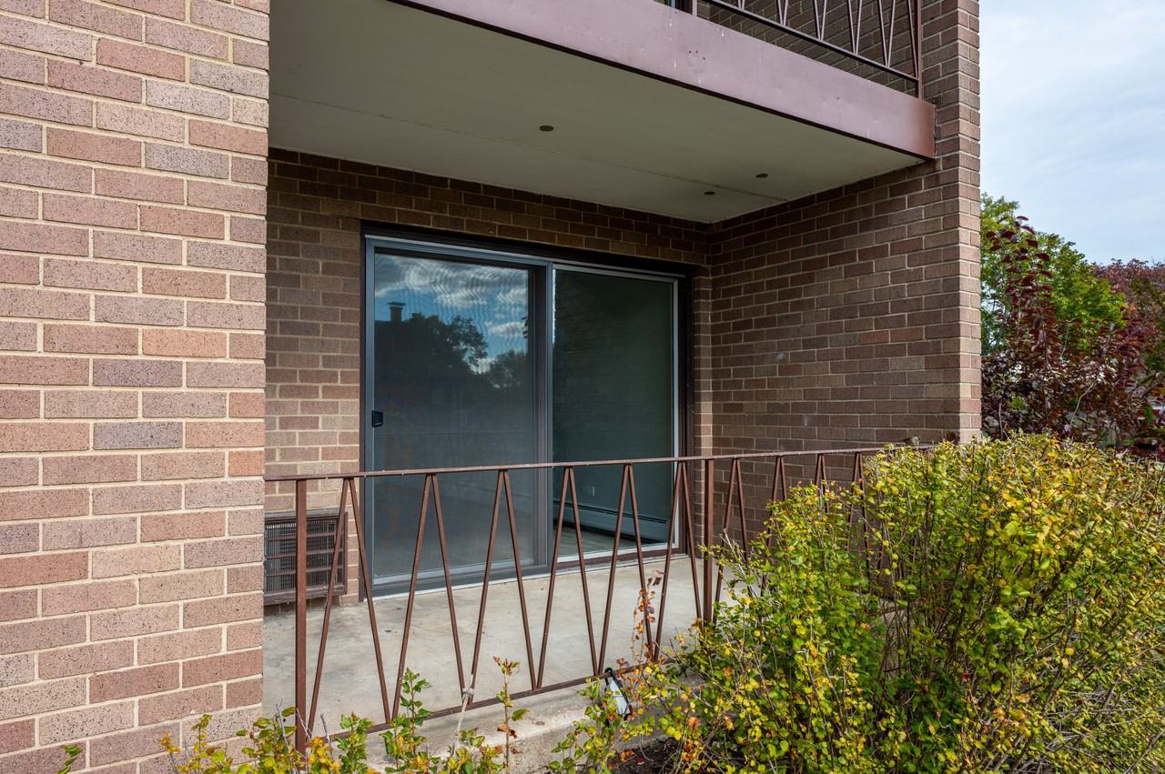 484 N Addison Ave #101E - Photo 5 of 21