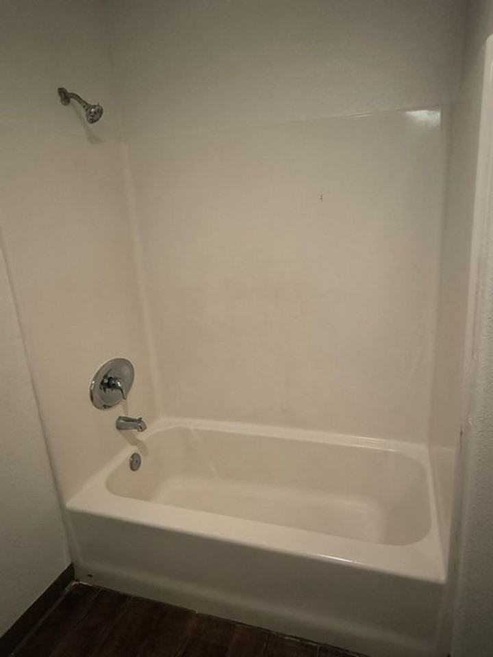 504 S Oakley Ave #A - Photo 6 of 7