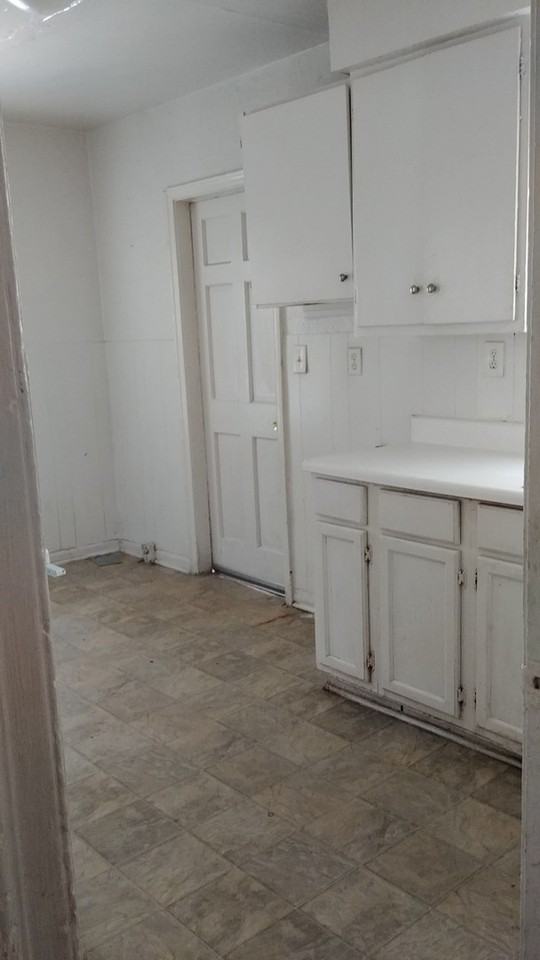 1223 E 55th St - Photo 3 of 11
