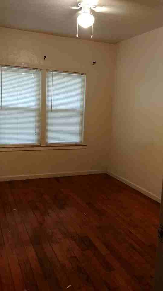 1223 E 55th St - Photo 7 of 11