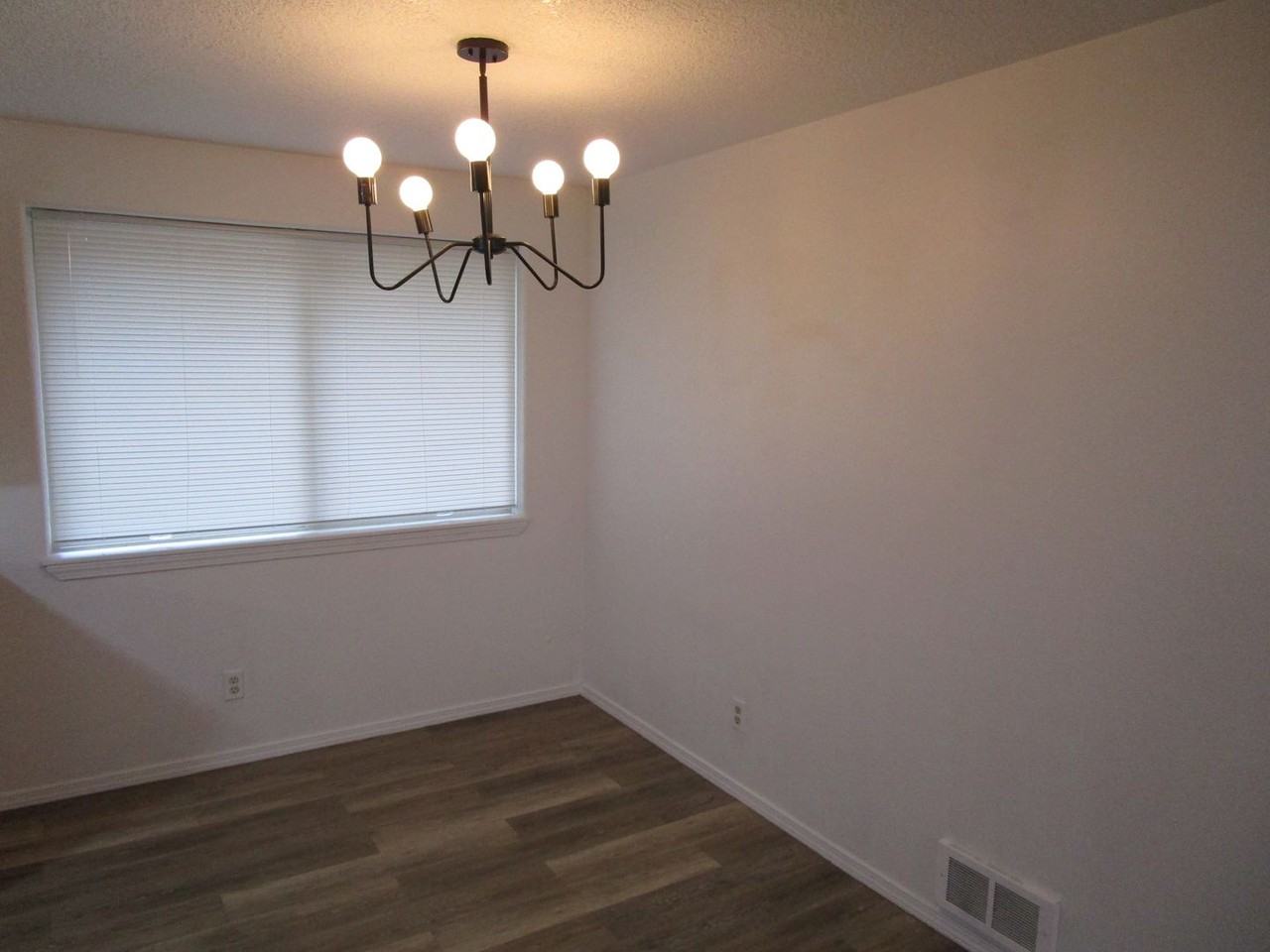 103 Nw Ivy St - Photo 4 of 11