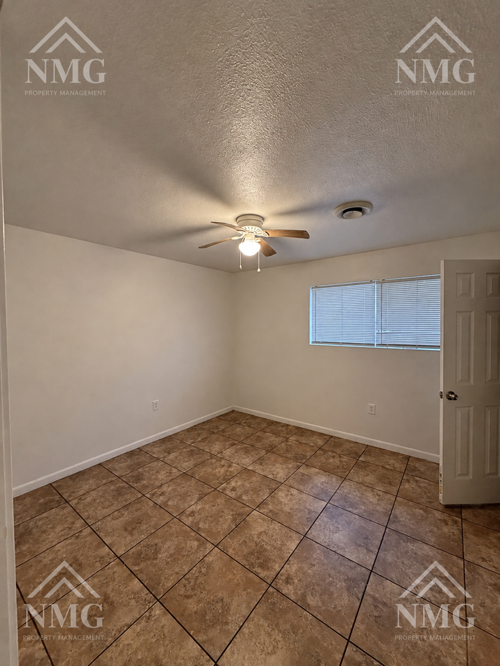 3104 Meadow Forest Dr #1 - Photo 4 of 15
