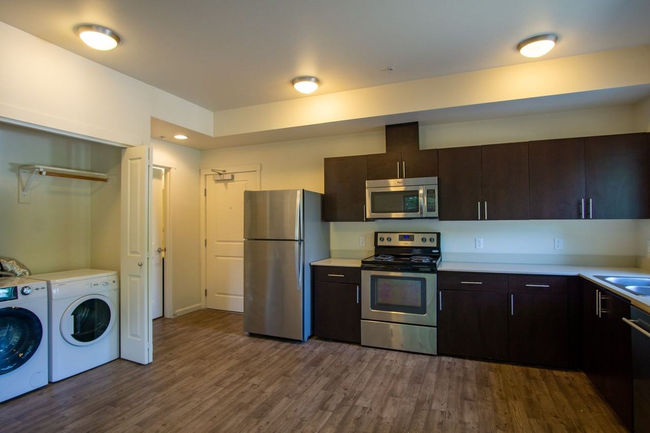 1650 Se Harold St #1 - Photo 6 of 15