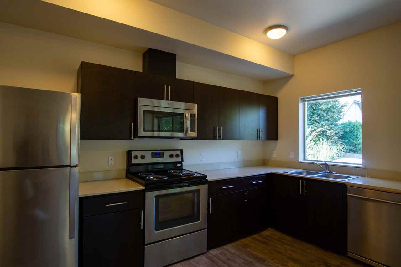 1650 Se Harold St #1 - Photo 7 of 15
