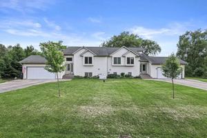 featured image of 1025 1023, 1025 Lochtyn Ridge