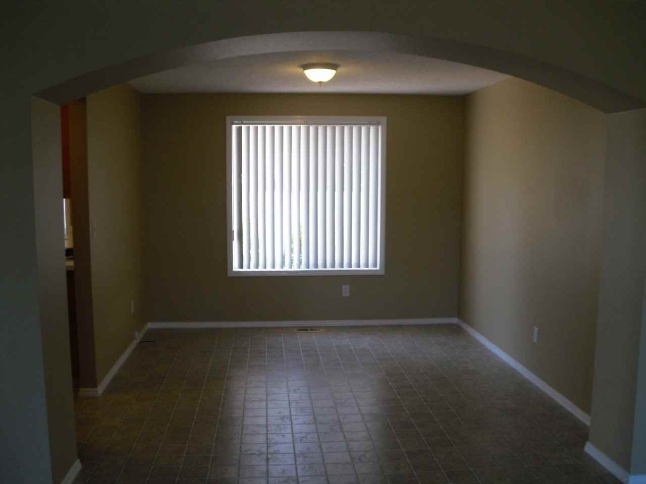 16110 Se 18th St - Photo 4 of 19