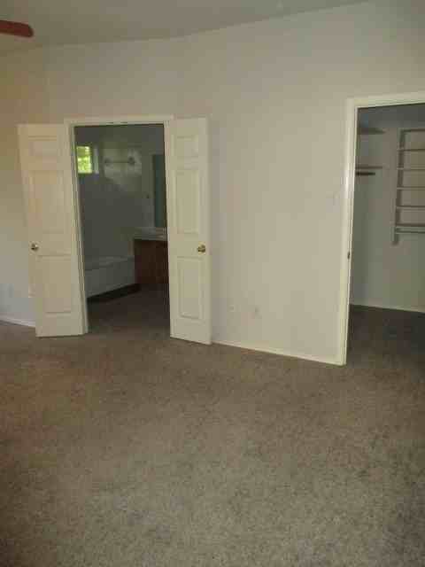 9401 Bradner Dr - Photo 6 of 11