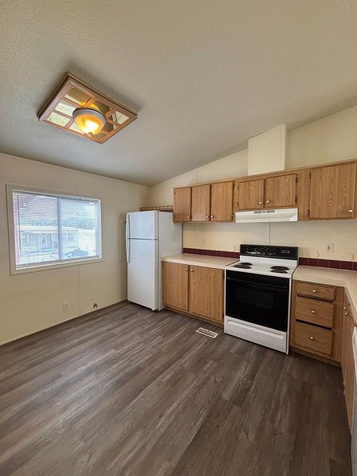 845 Barton Rd #79 - Photo 3 of 12