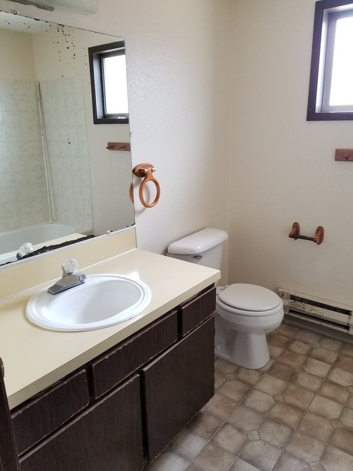 908 N 4th St - Photo 5 of 13
