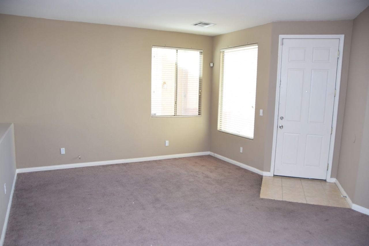 7140 N Campbell Rd - Photo 3 of 44
