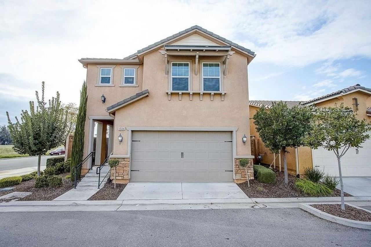 1504 N Vanguard Way - Photo 2 of 41