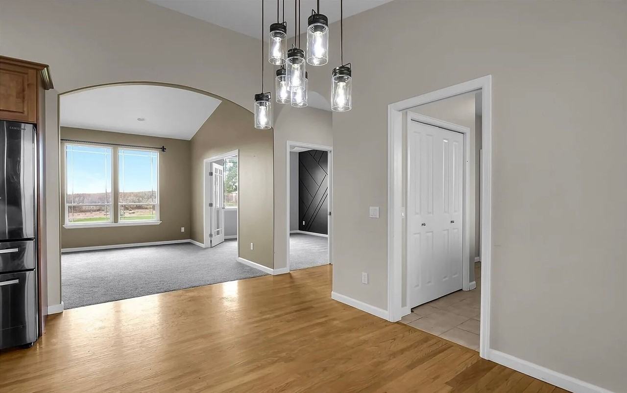 10365 Road 5.6 Ne - Photo 3 of 14