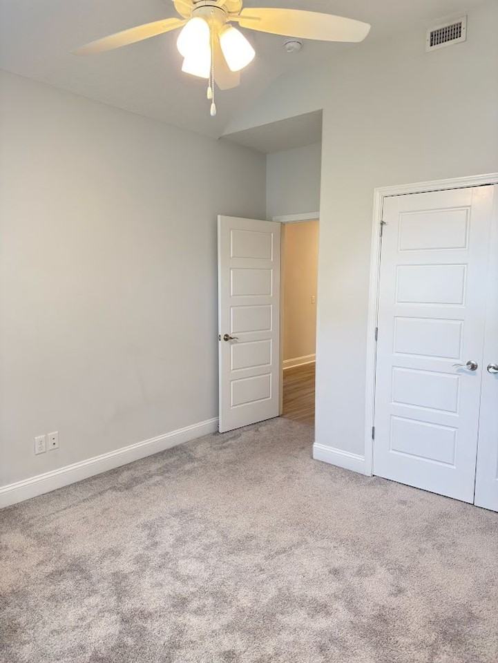 600 Eagle Blvd - Photo 4 of 27
