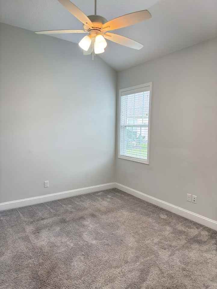 600 Eagle Blvd - Photo 7 of 27