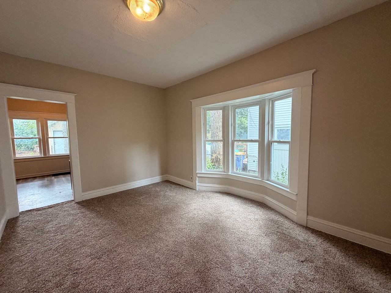 1530 North Ave Ne - Photo 5 of 20
