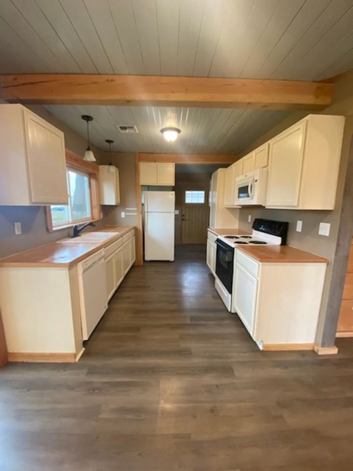 83650 N Pacific Hwy #01 - Photo 4 of 14