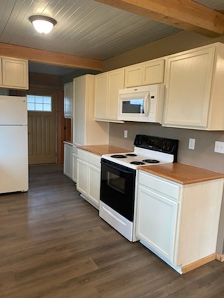 83650 N Pacific Hwy #01 - Photo 5 of 14