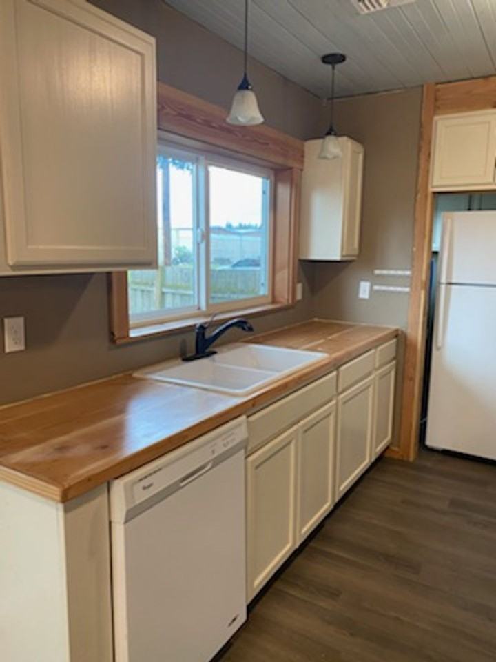 83650 N Pacific Hwy #01 - Photo 6 of 14