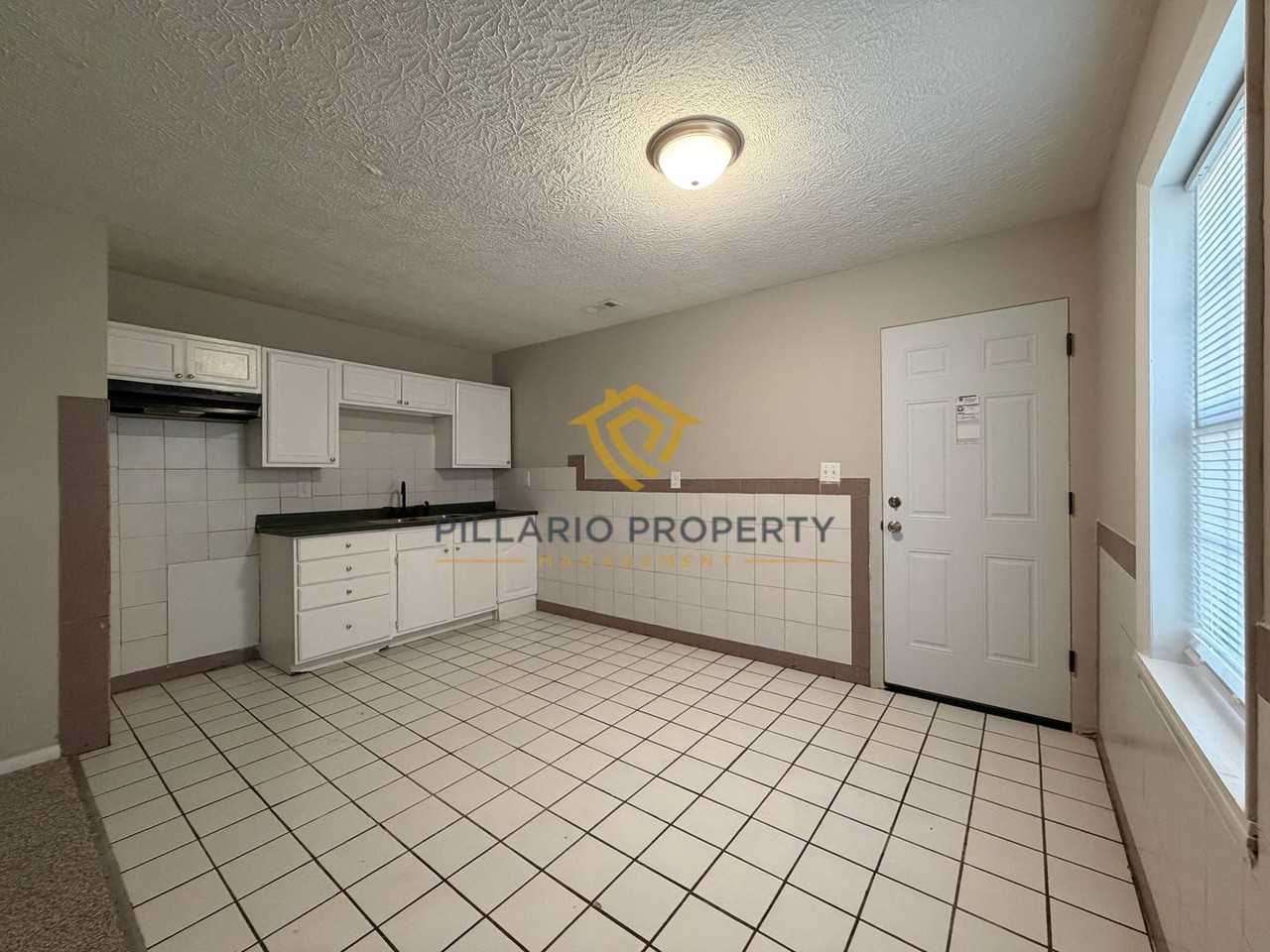 3612 Caroline Ave - Photo 5 of 13