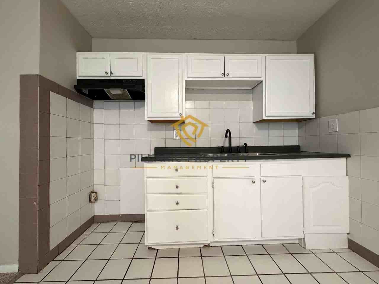 3612 Caroline Ave - Photo 7 of 13