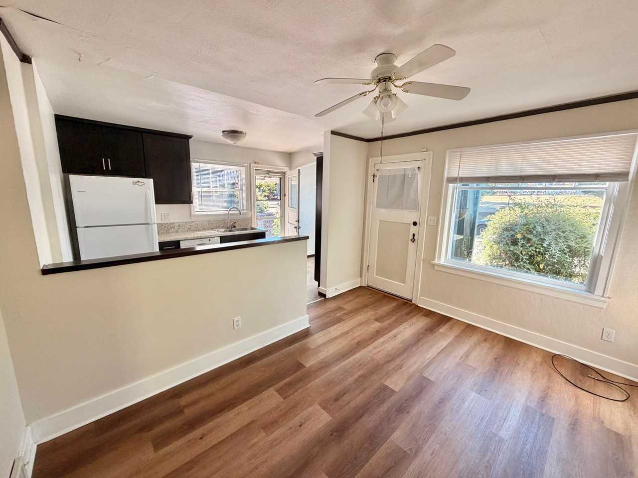 1517 N Russet St - Photo 3 of 11