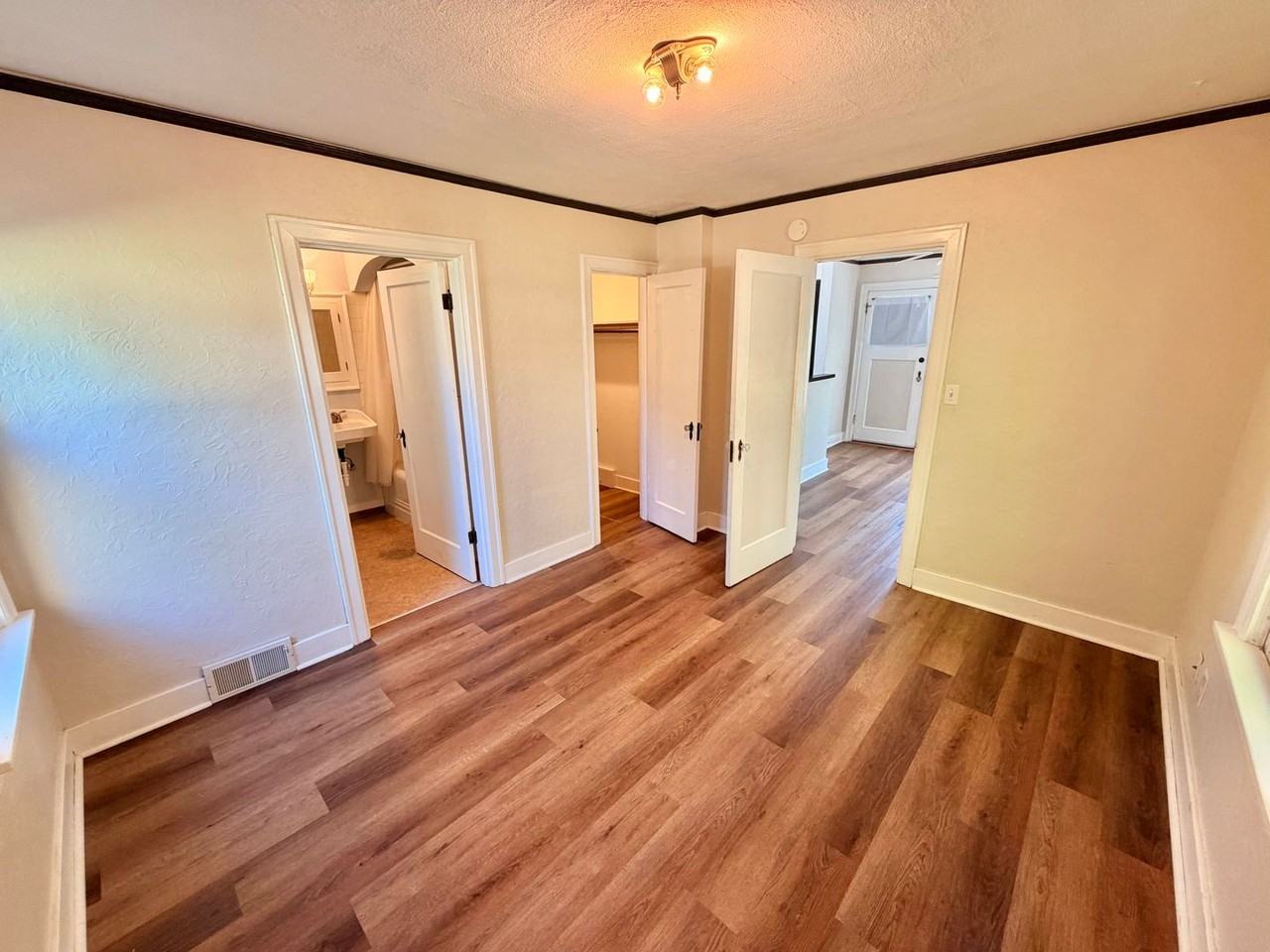 1517 N Russet St - Photo 5 of 11