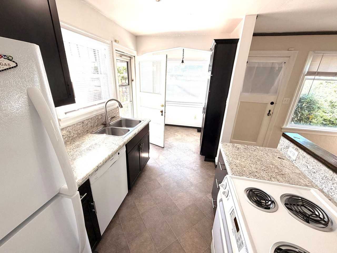 1517 N Russet St - Photo 7 of 11