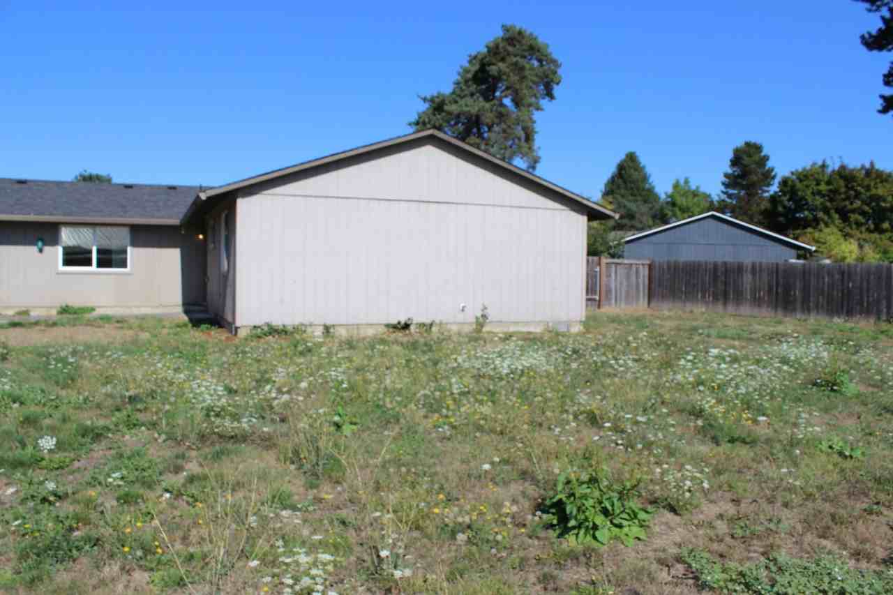 252 Ne Palomar Ct - Photo 2 of 16