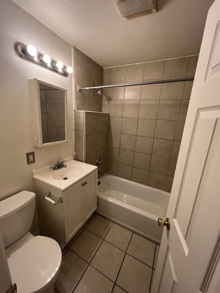 568 E 200 S - Photo 7 of 20