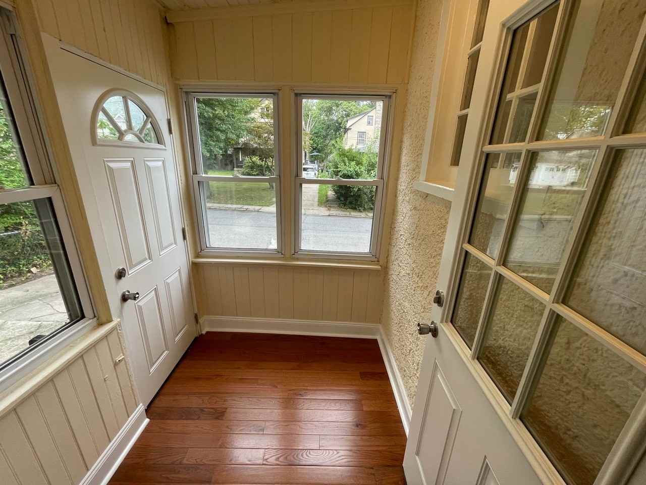 143 N Highland Ave - Photo 4 of 41