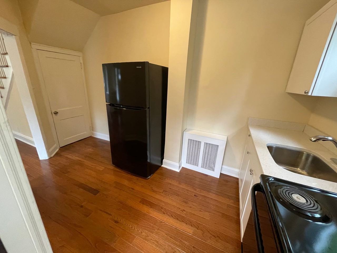 143 N Highland Ave - Photo 7 of 41