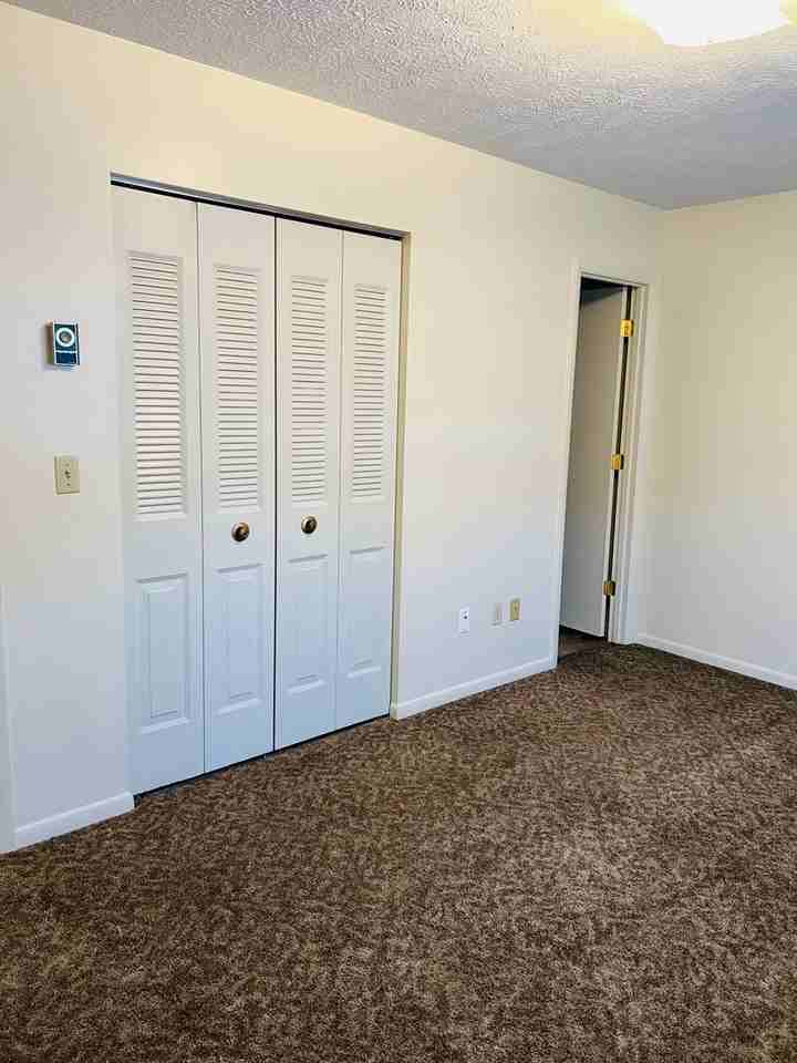 191 Rockingham Dr Apt A - Photo 6 of 7