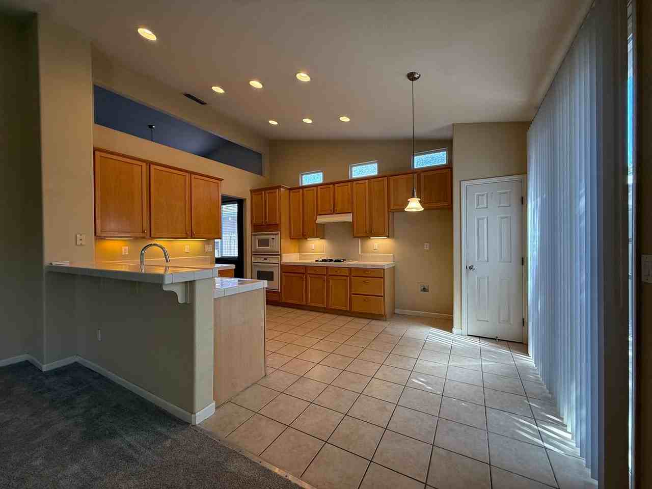 10140 Frank Greg Way - Photo 5 of 14