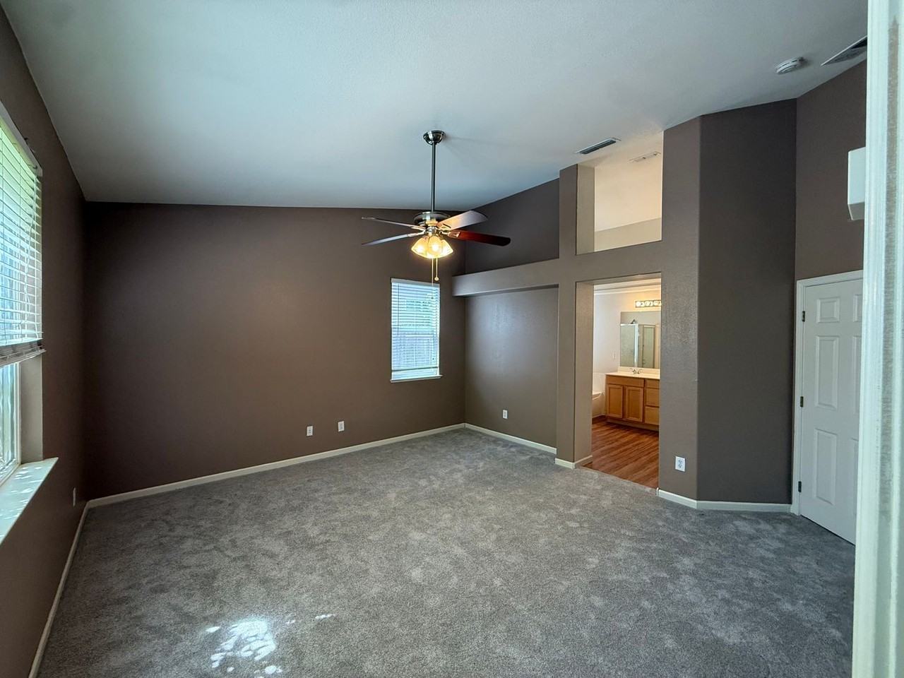 10140 Frank Greg Way - Photo 6 of 14