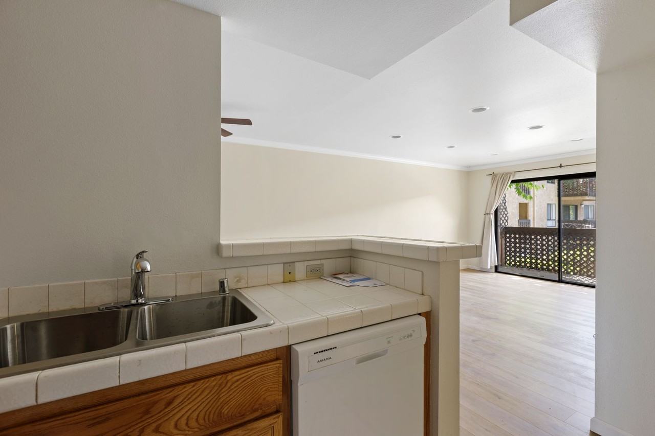 22100 Burbank Blvd #214B - Photo 5 of 18