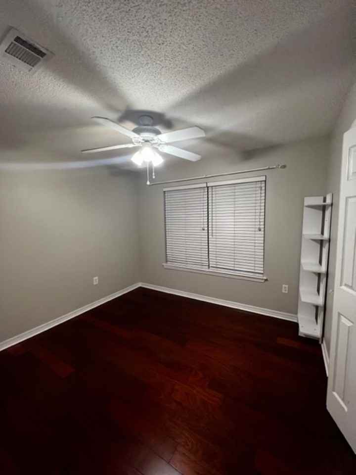 359 Canterbury Cir Nw - Photo 4 of 18