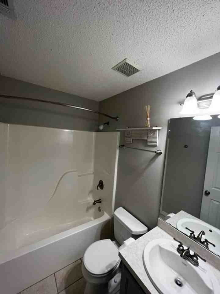 359 Canterbury Cir Nw - Photo 5 of 18
