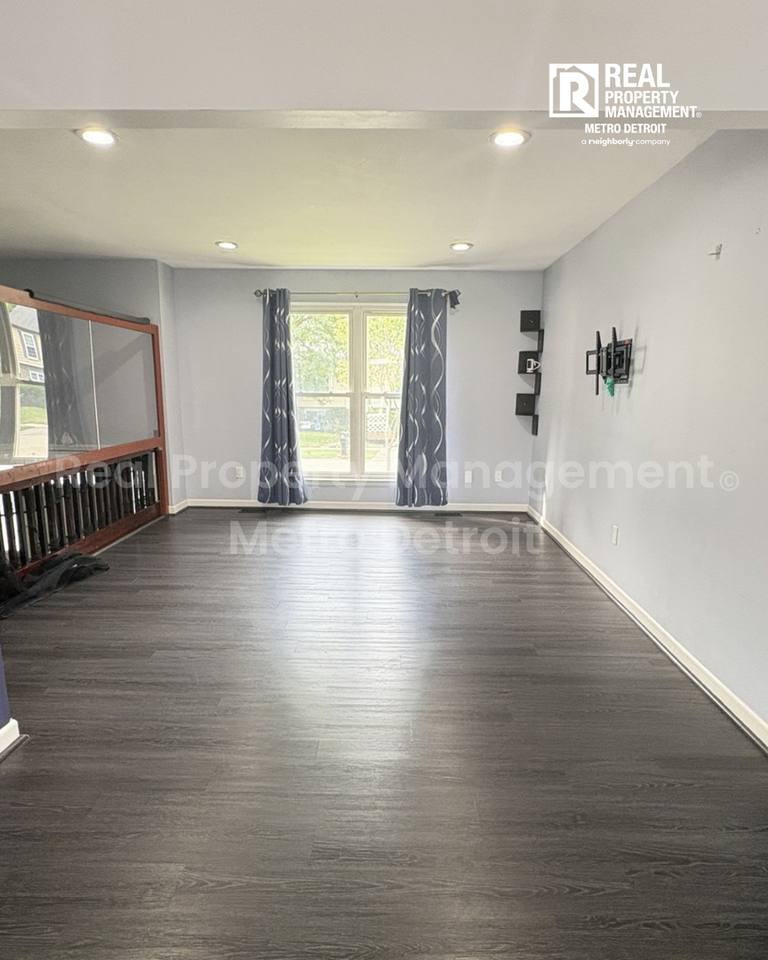 2781 Majestic Ct - Photo 3 of 20