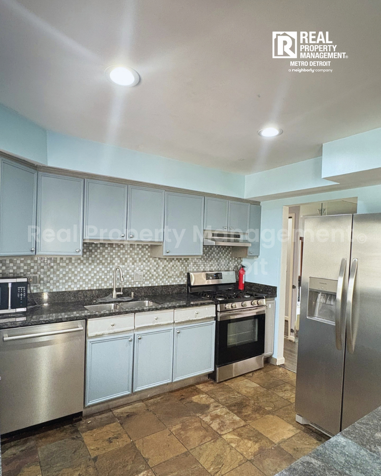 2781 Majestic Ct - Photo 6 of 20