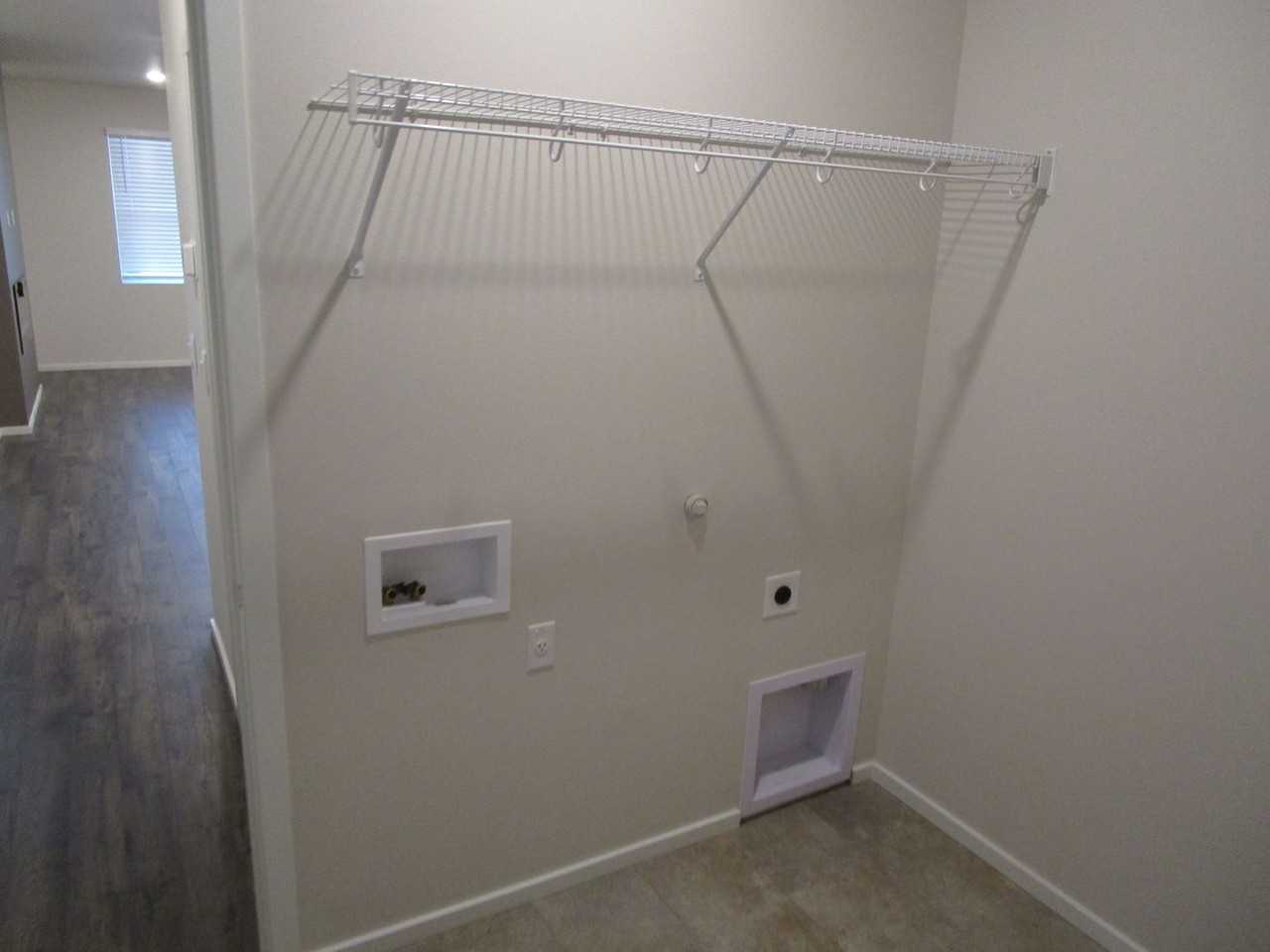 512 Ne Union Loop - Photo 7 of 14