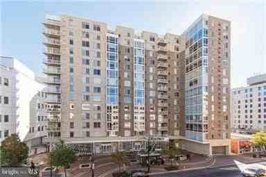 930 Wayne Ave #1401