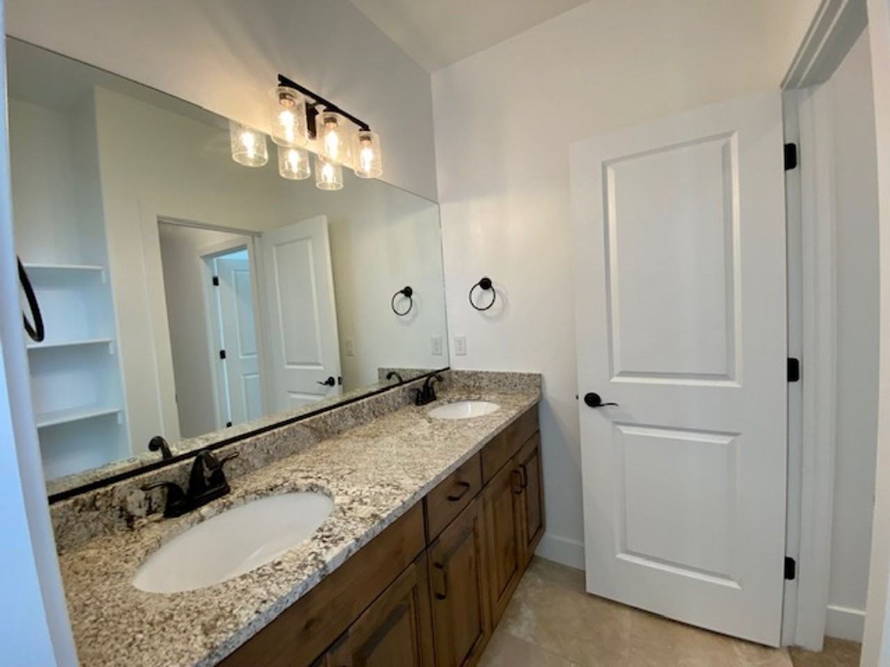2473 W 350 N - Photo 4 of 36